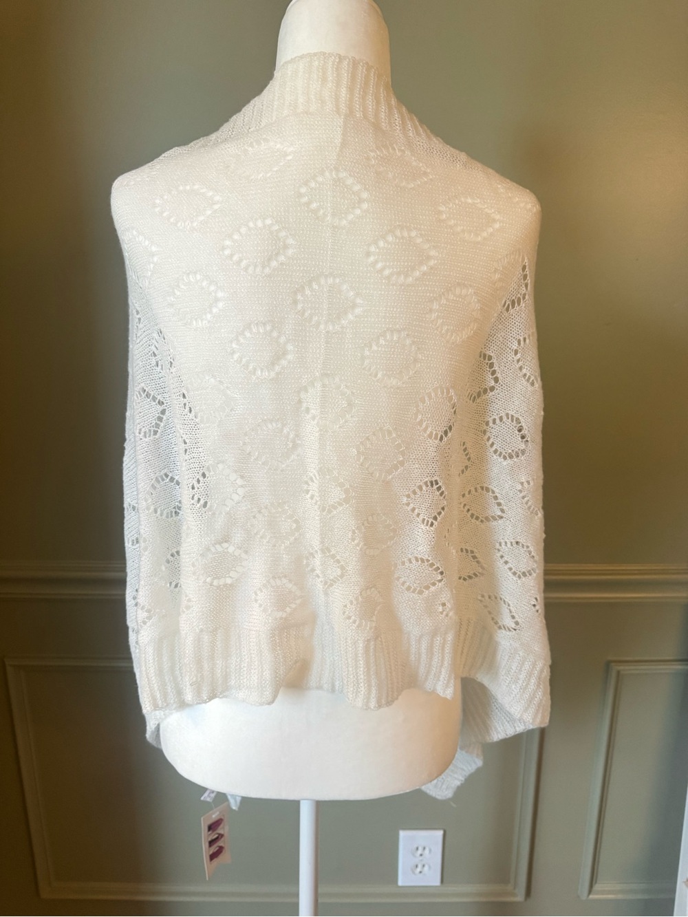 NWT Cruise Club White Pointelle Cardishawl Multi-Way Wrap Poncho Scarf OS - Picture 6 of 7
